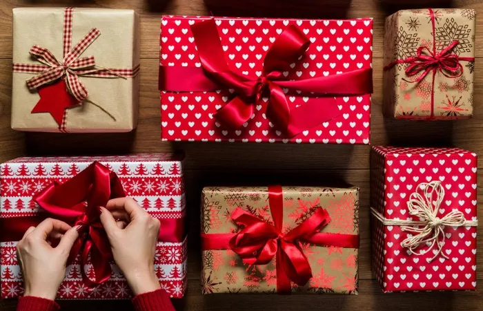 How to Wrap a Present? Step-by-step Guide